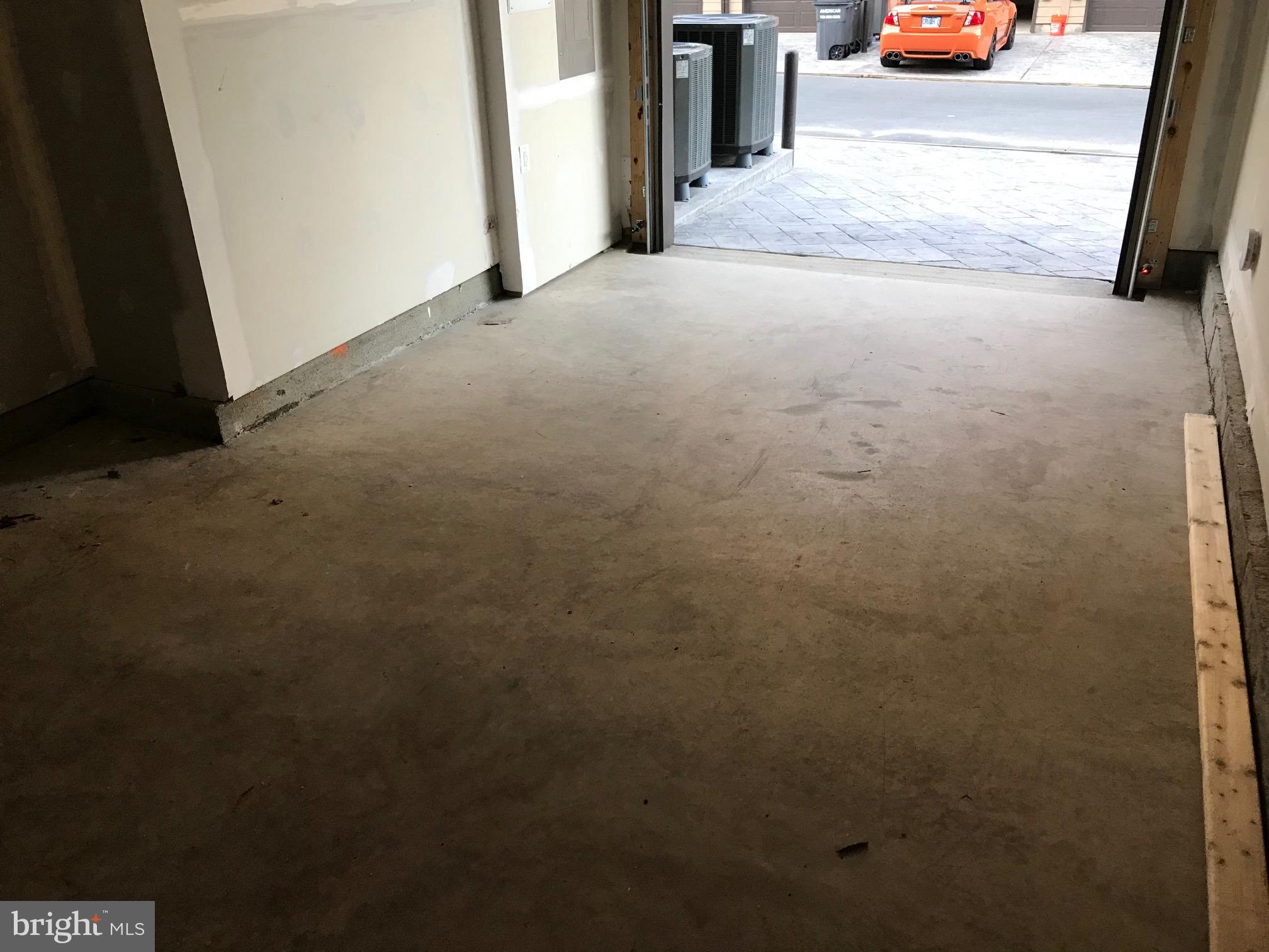 METRO SQUARE - Residential Lease