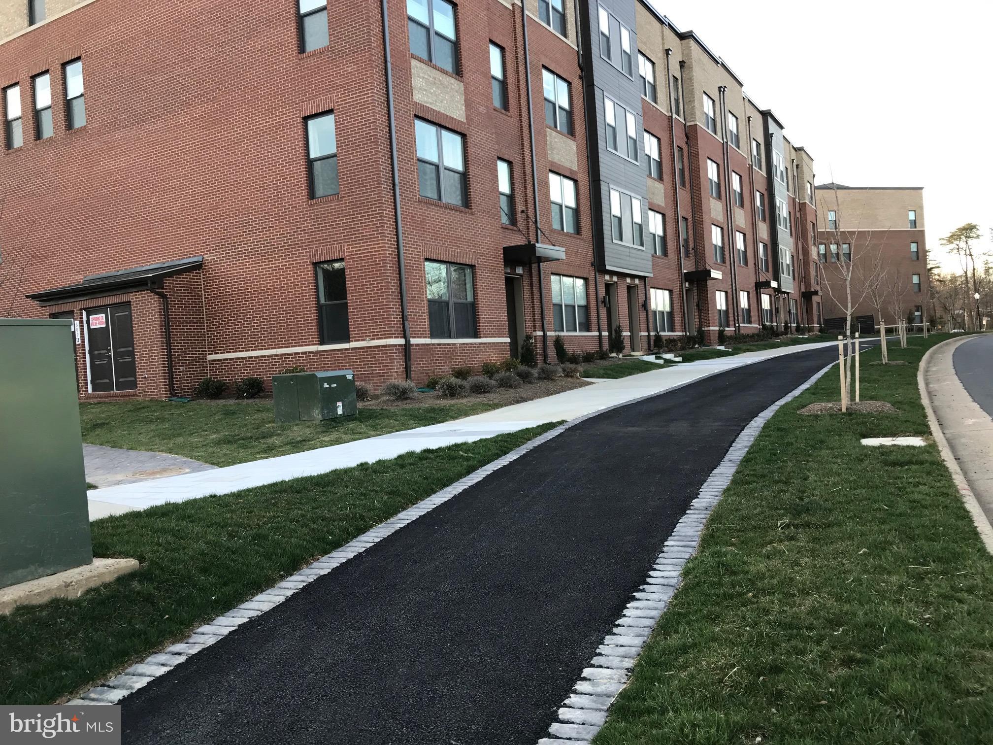 METRO SQUARE - Residential Lease