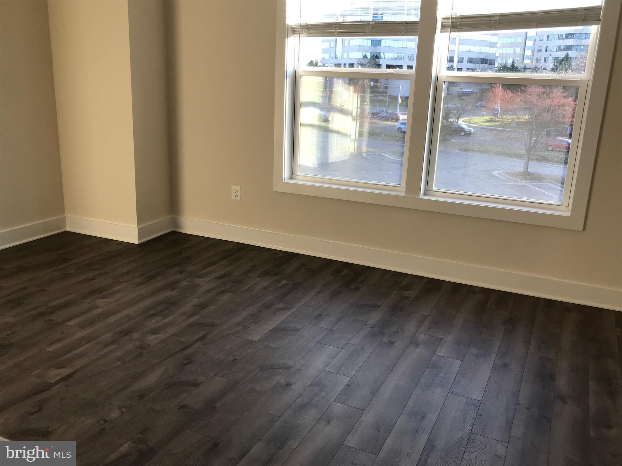 METRO SQUARE - Residential Lease