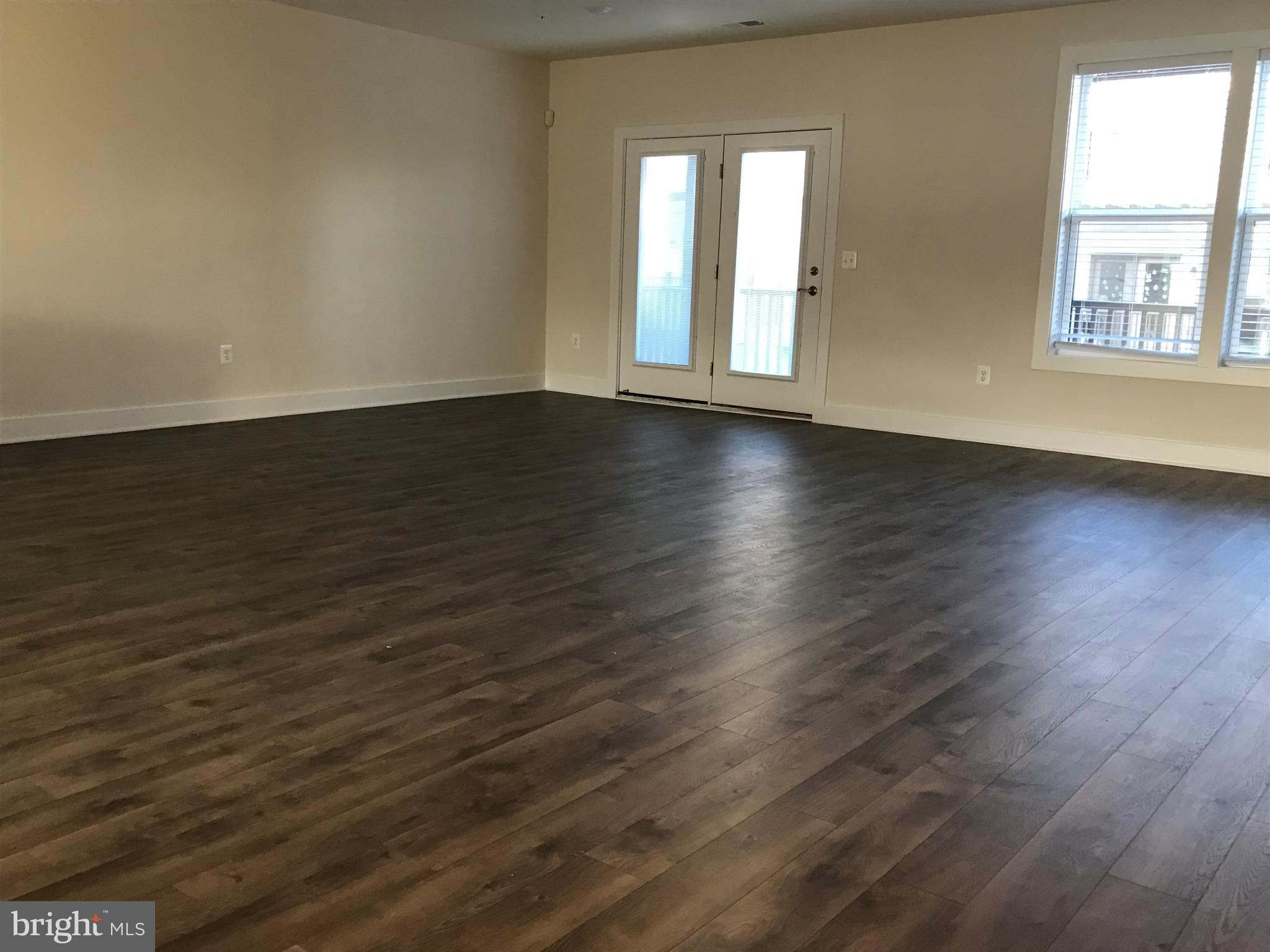 METRO SQUARE - Residential Lease