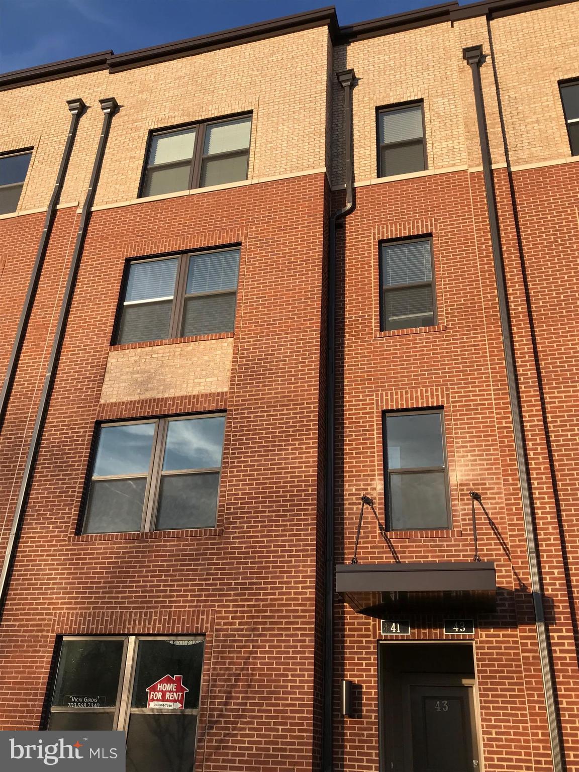 METRO SQUARE - Residential Lease