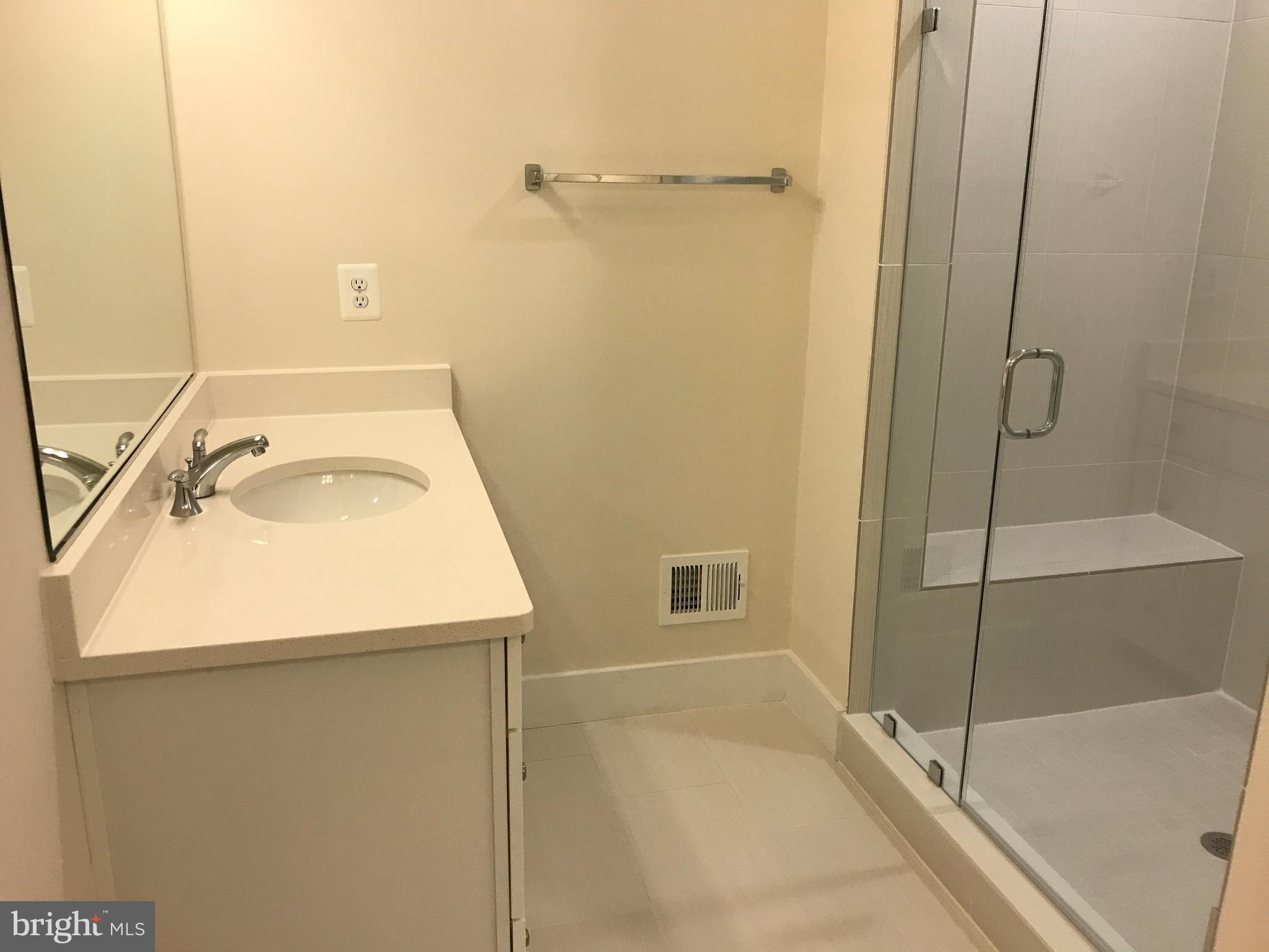 METRO SQUARE - Residential Lease