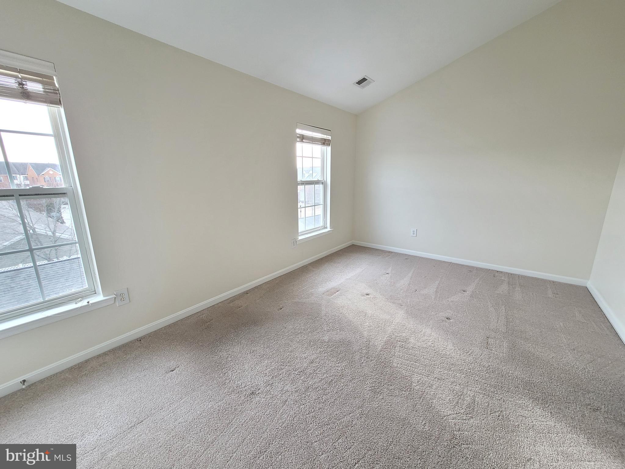 VILLAGES OF URBANA - Residential Lease