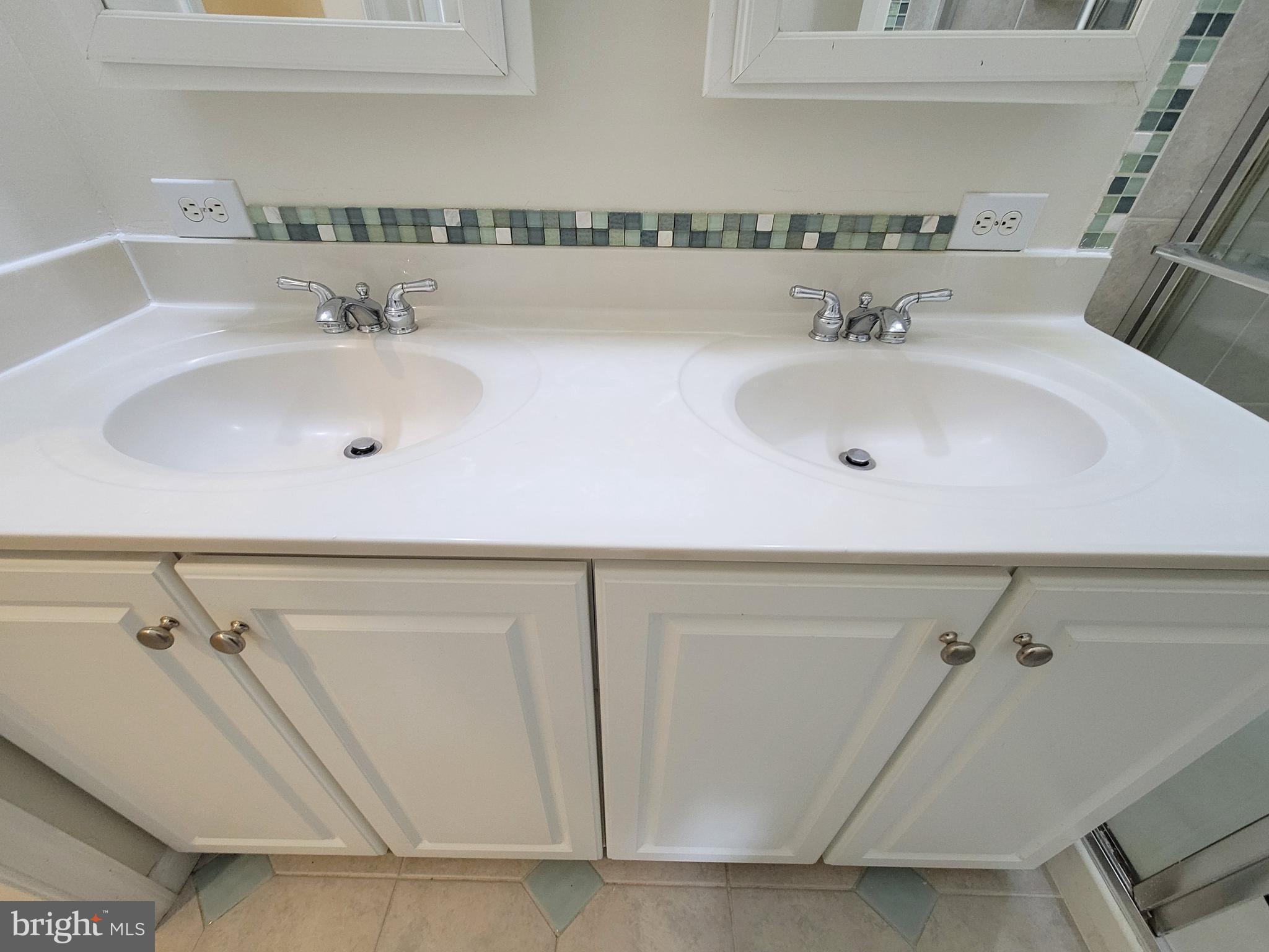 VILLAGES OF URBANA - Residential Lease