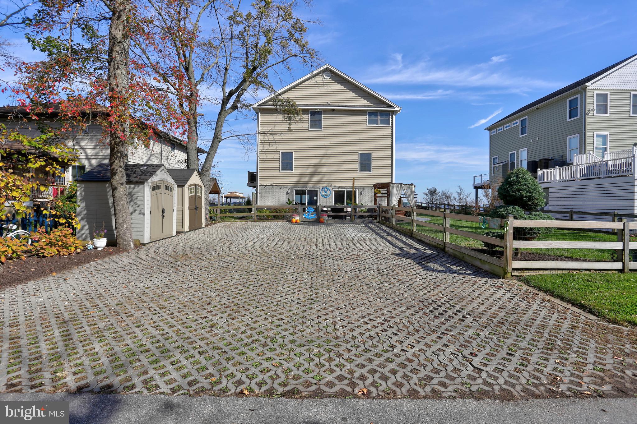 VENICE ON THE BAY - Residential
