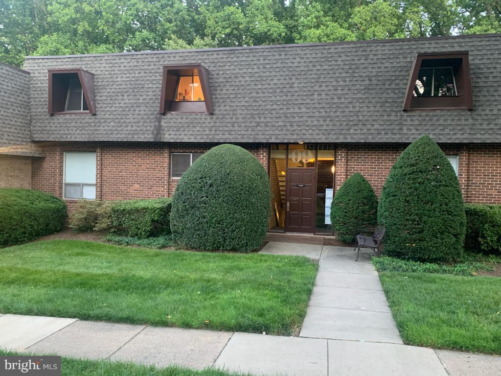 VANTAGE HILL - Residential