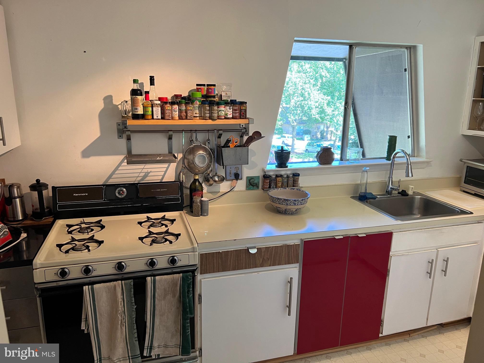 VANTAGE HILL - Residential