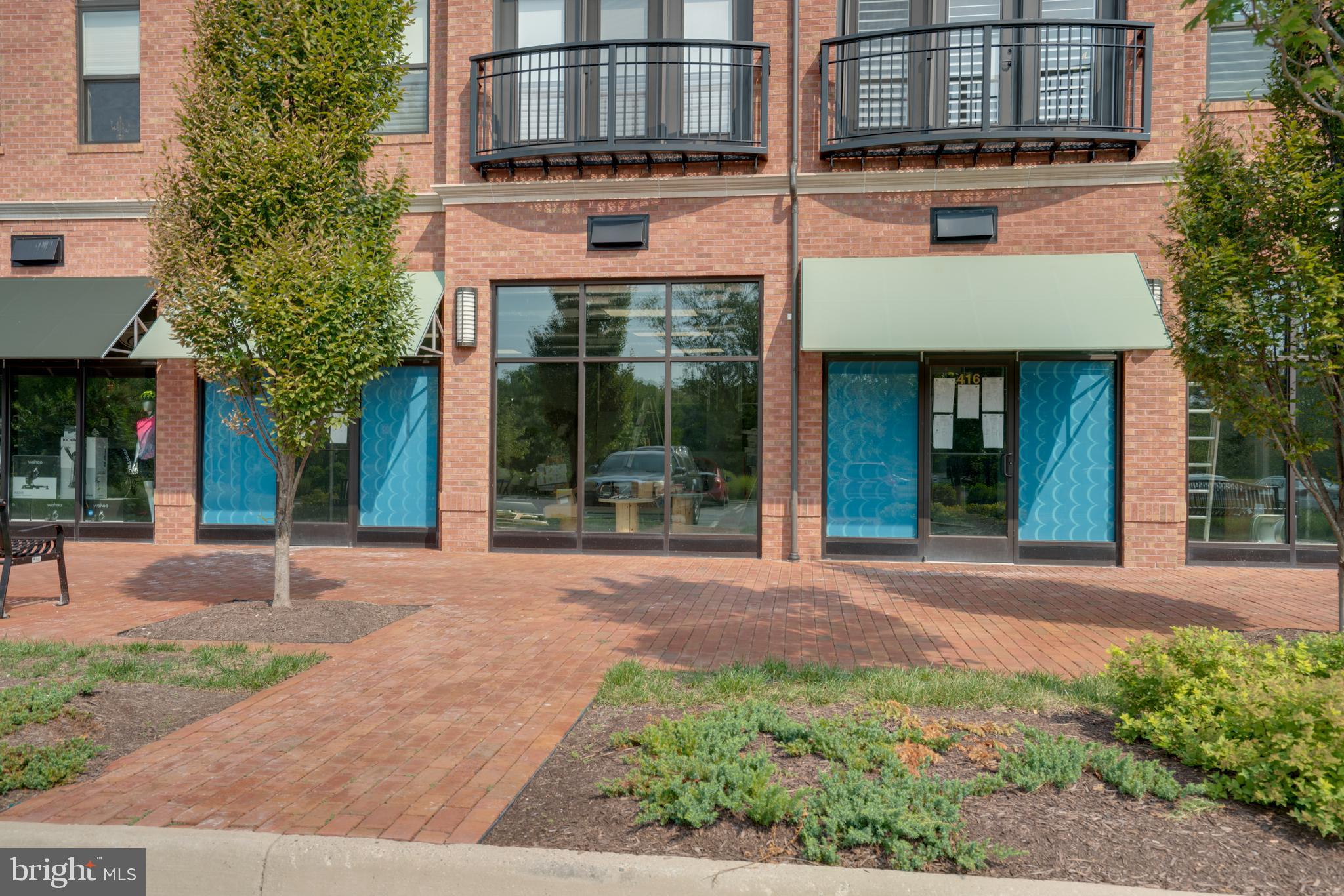 412 MADISON TRADE PLAZA SE