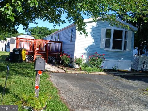 Mobile Home For Sale - 114 Roundup Road Rd<br/> MIDDLE RIVER, MD 21220