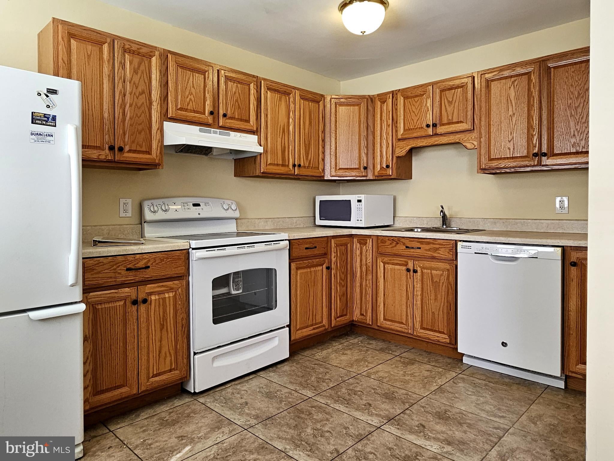 335 E LANCASTER AVENUE B4