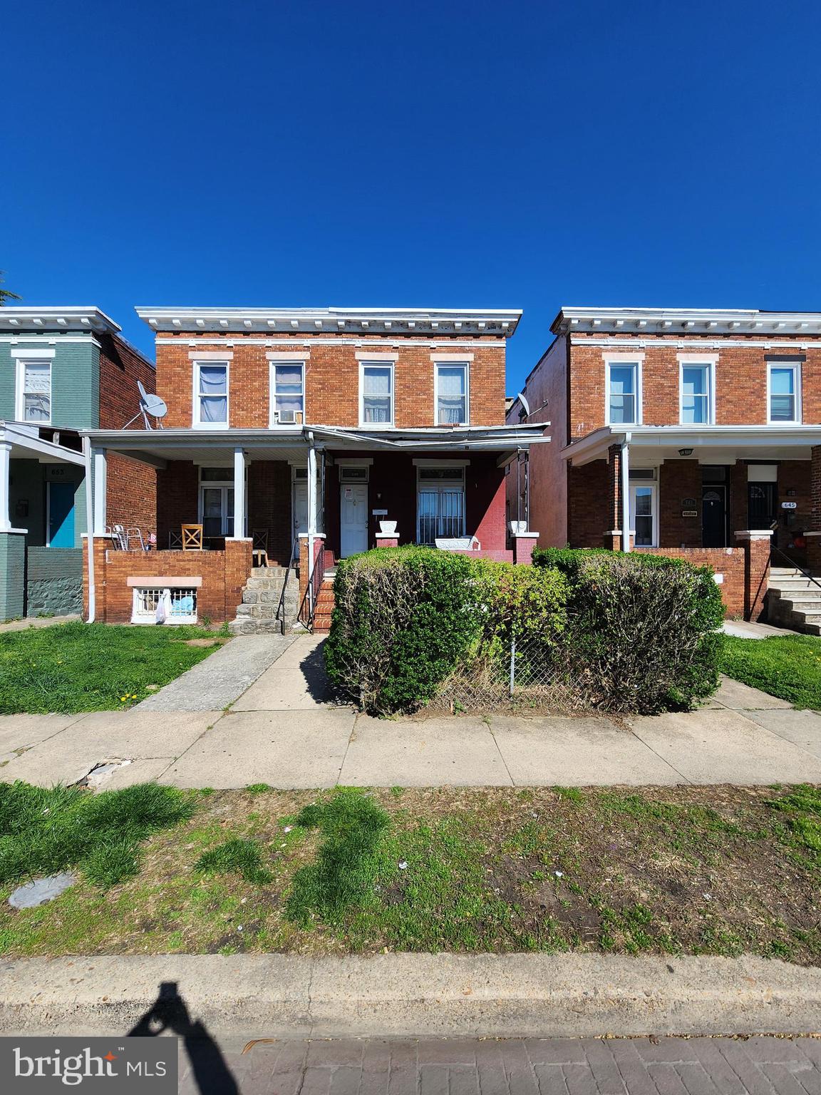 EVERGREEN LAWN - Residential