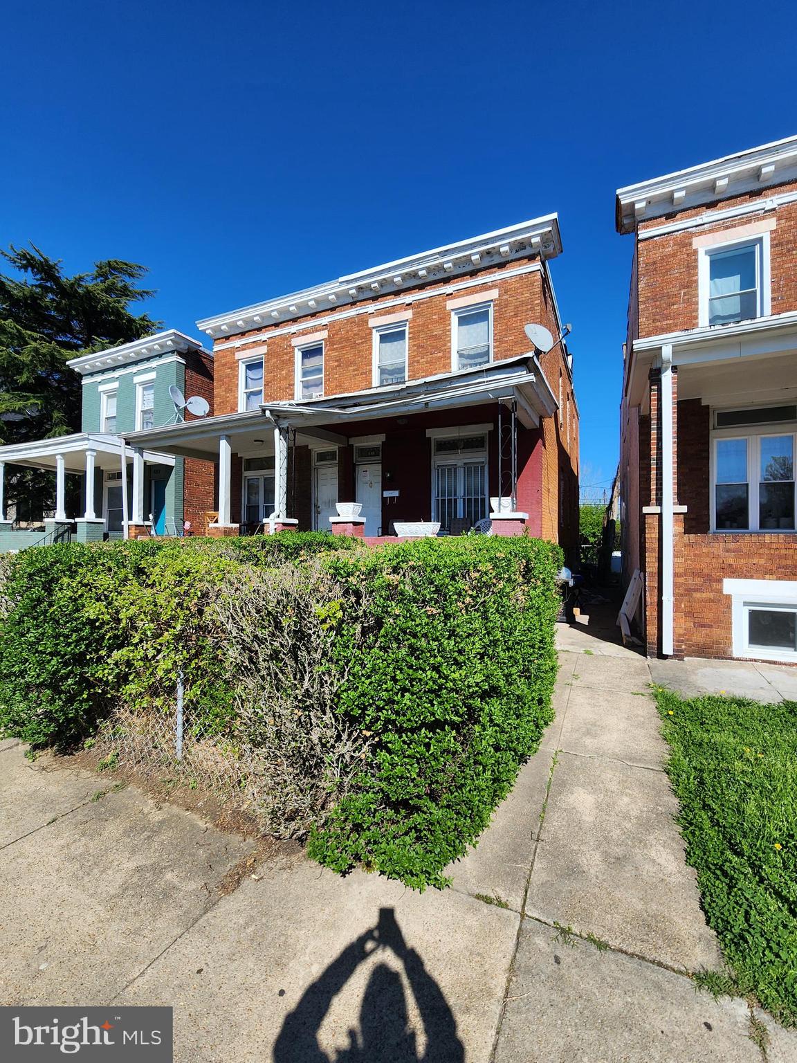 EVERGREEN LAWN - Residential