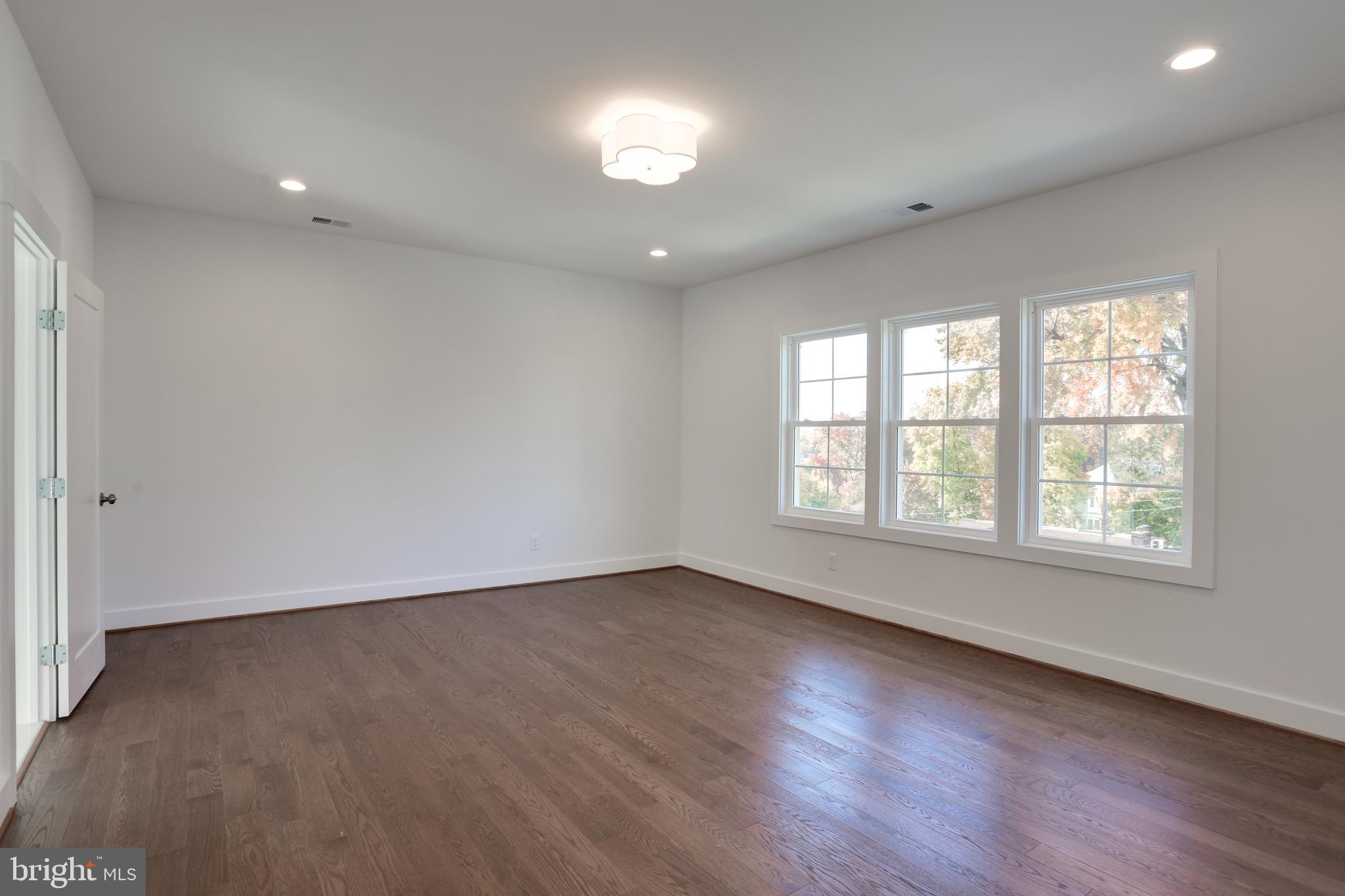 GARDEN CITY - Residential