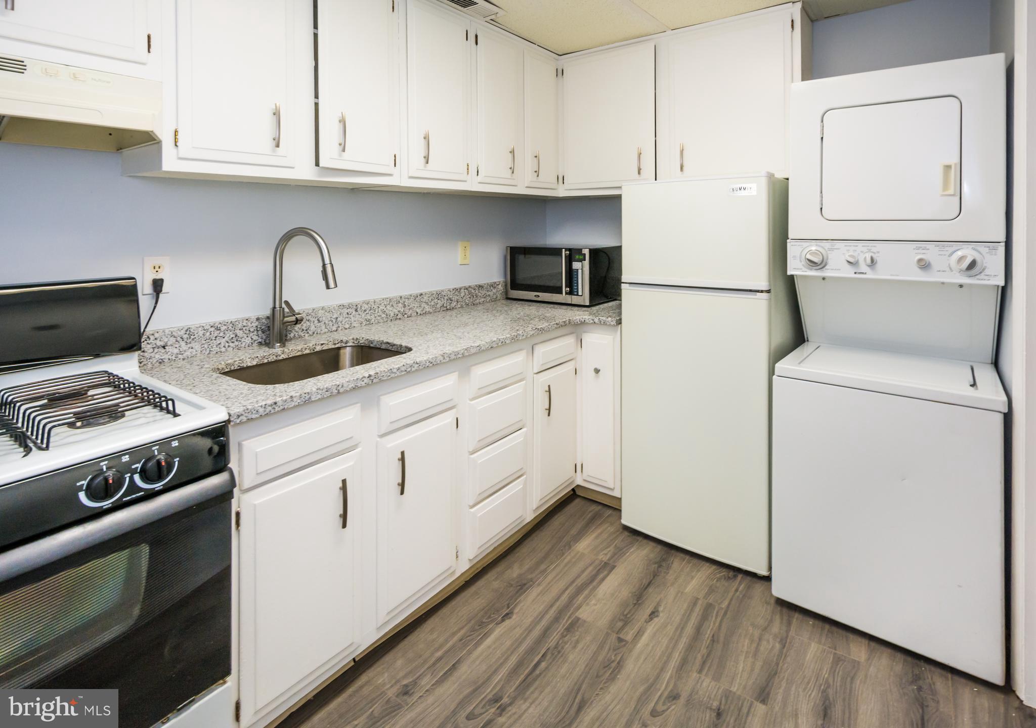 THE HUNTSMAN CONDOMINIUM - Residential