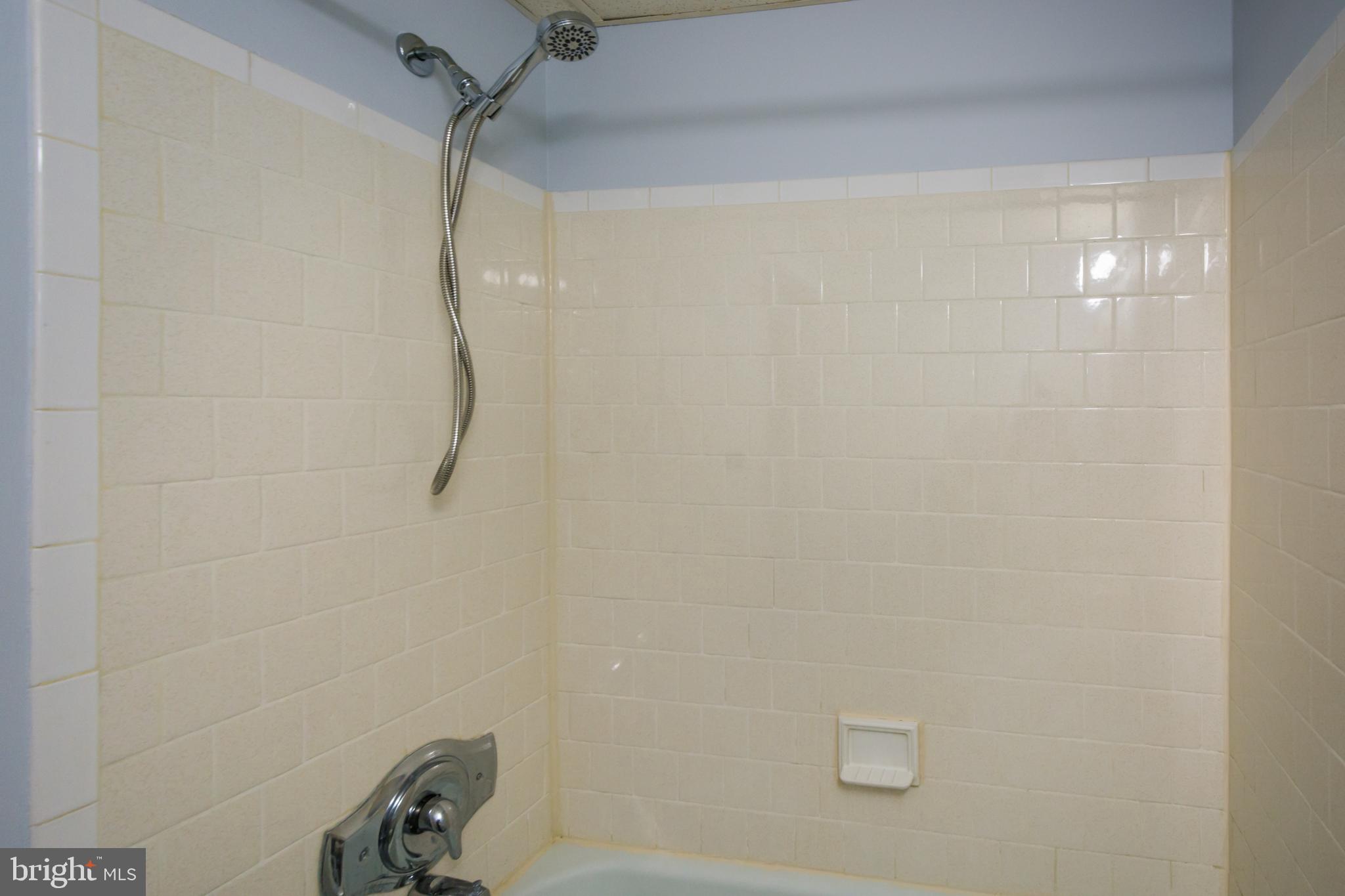 THE HUNTSMAN CONDOMINIUM - Residential