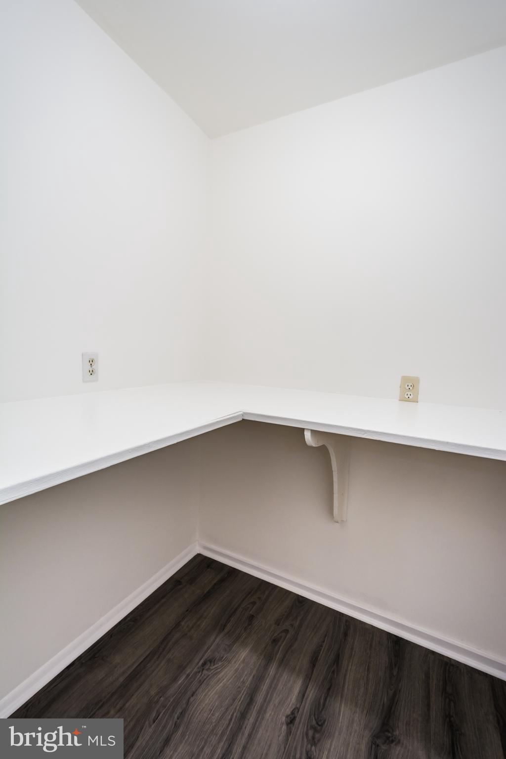 THE HUNTSMAN CONDOMINIUM - Residential