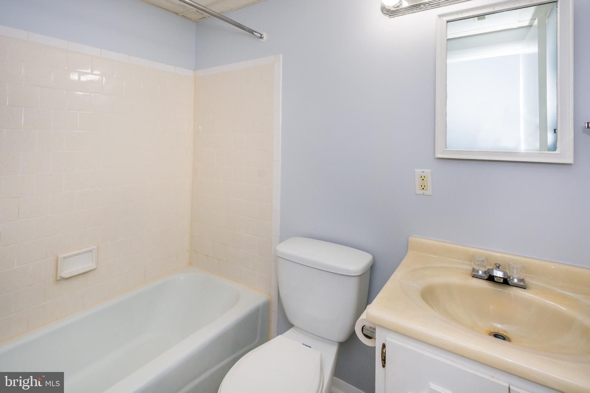 THE HUNTSMAN CONDOMINIUM - Residential