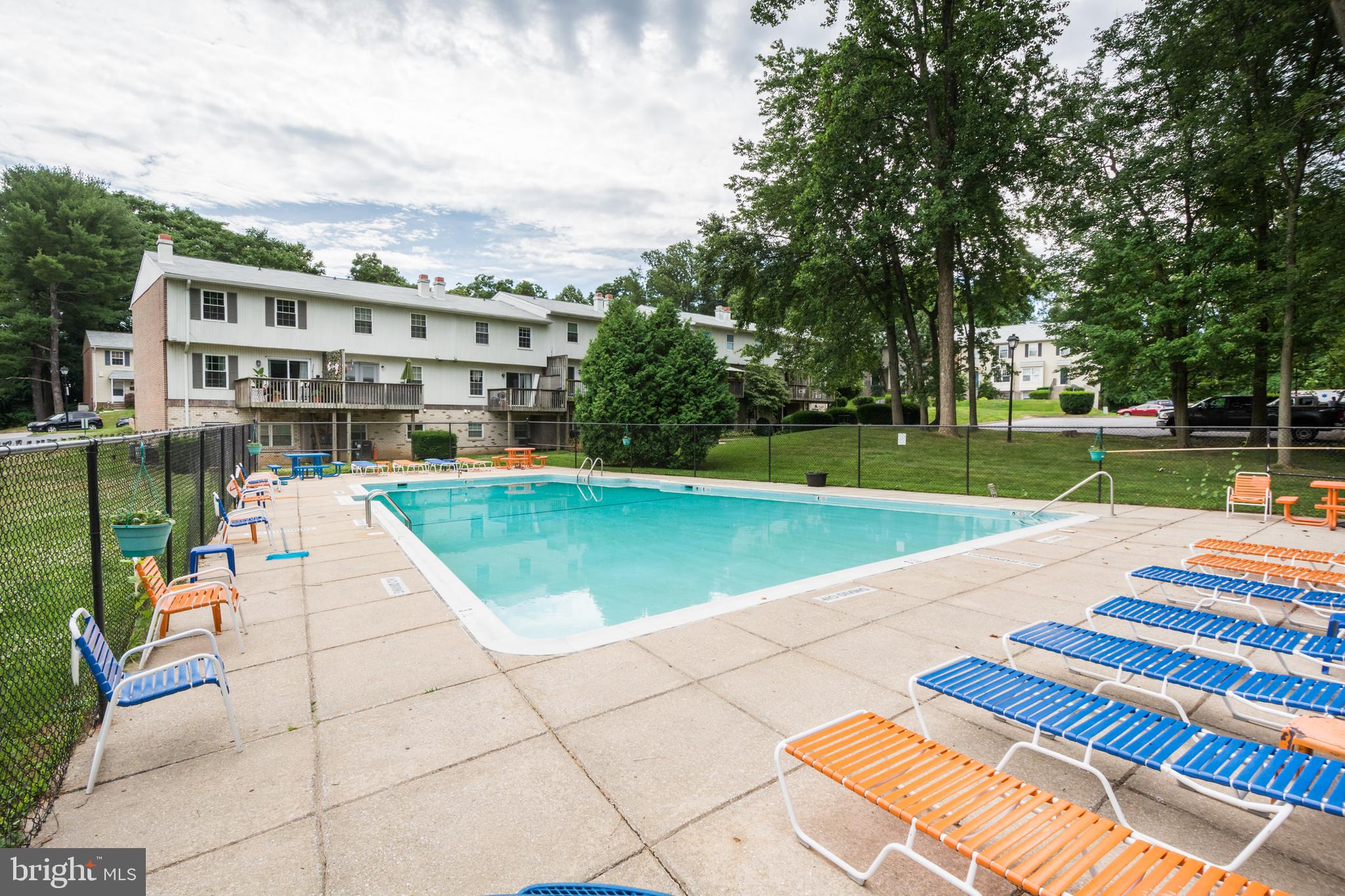 THE HUNTSMAN CONDOMINIUM - Residential