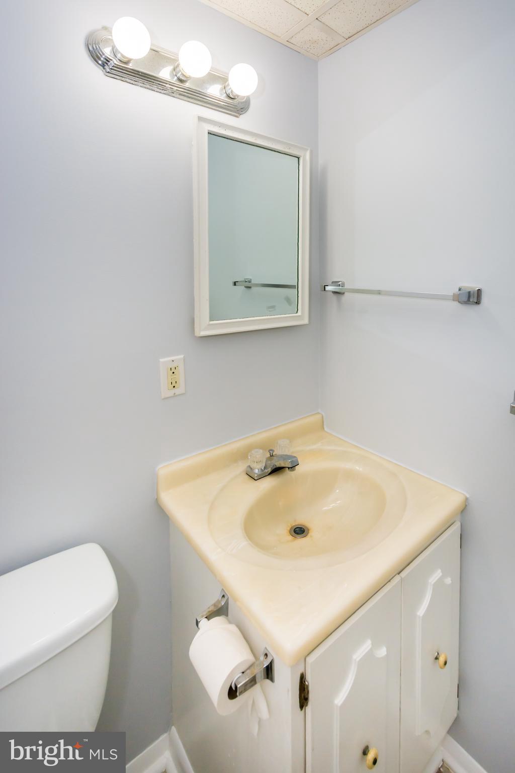 THE HUNTSMAN CONDOMINIUM - Residential