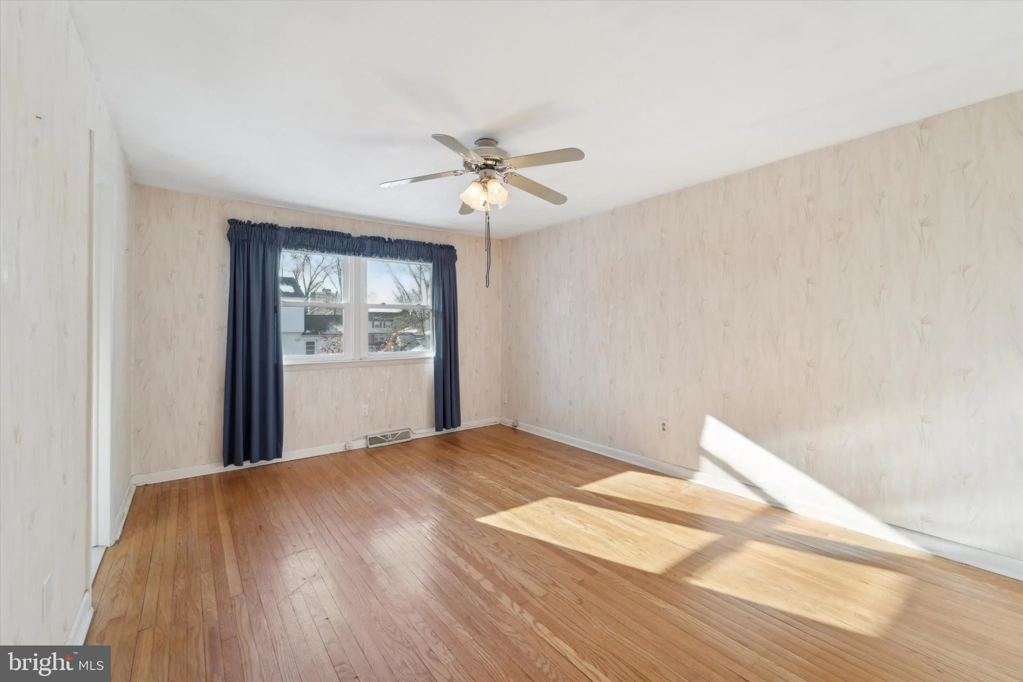 Cherry Hill, New Jersey 08034, United States, 4 Bedrooms Bedrooms, ,3 BathroomsBathrooms,Residential,Contingent,18283