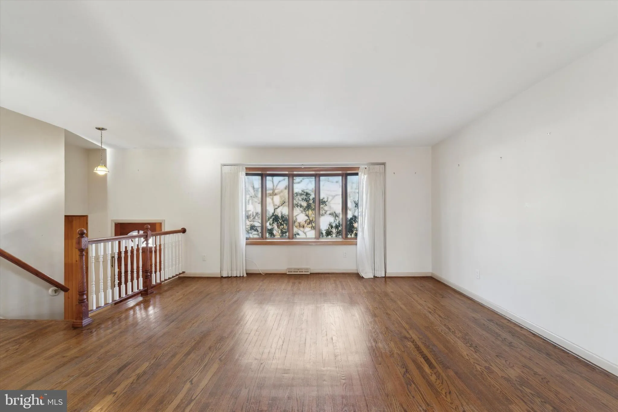 Cherry Hill, New Jersey 08034, United States, 4 Bedrooms Bedrooms, ,3 BathroomsBathrooms,Residential,Contingent,18283