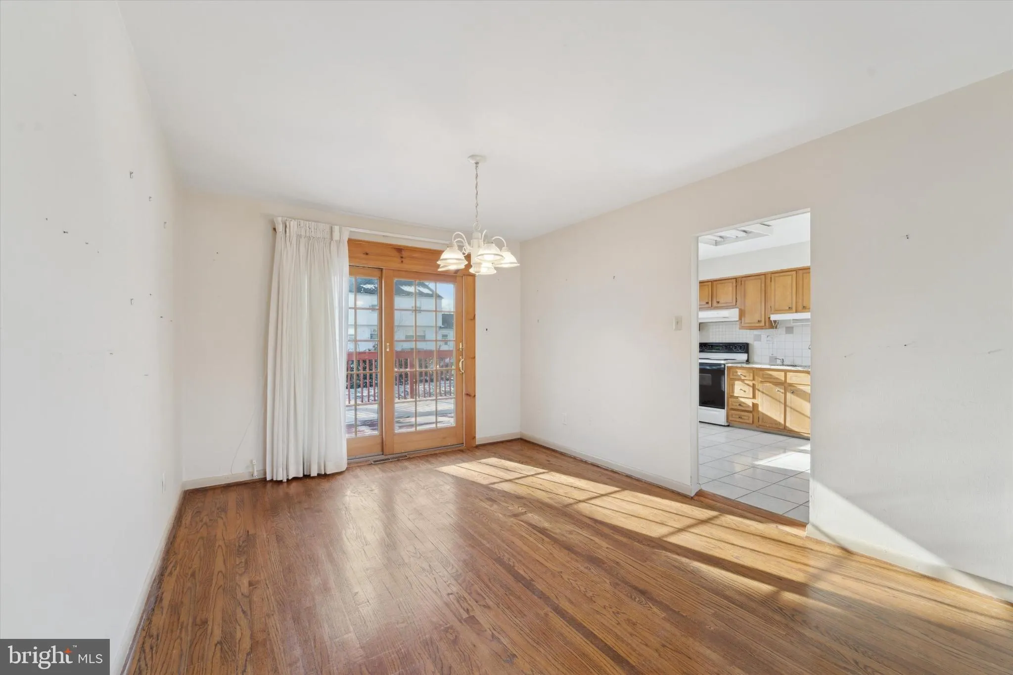 Cherry Hill, New Jersey 08034, United States, 4 Bedrooms Bedrooms, ,3 BathroomsBathrooms,Residential,Contingent,18283