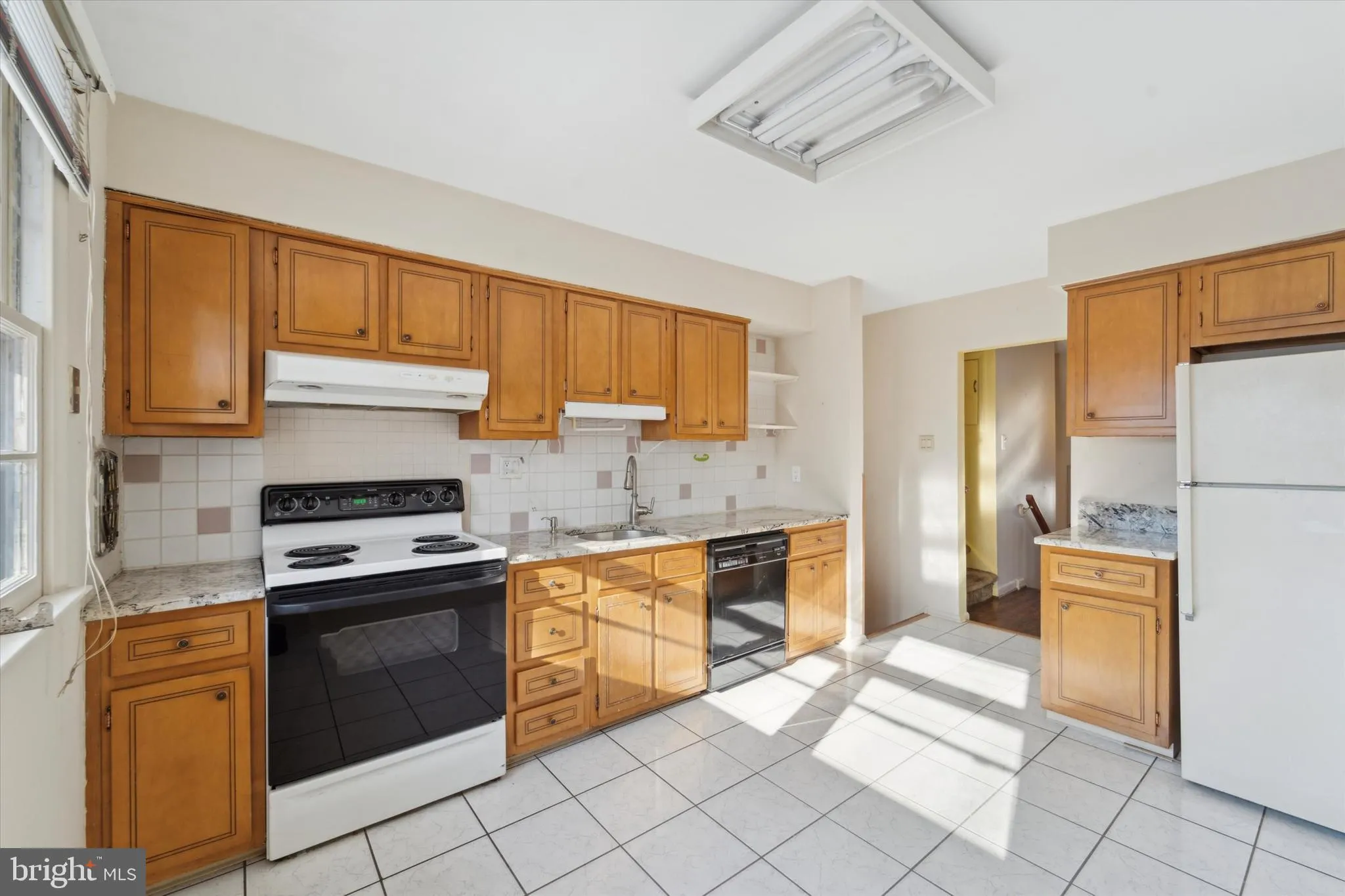 Cherry Hill, New Jersey 08034, United States, 4 Bedrooms Bedrooms, ,3 BathroomsBathrooms,Residential,Contingent,18283