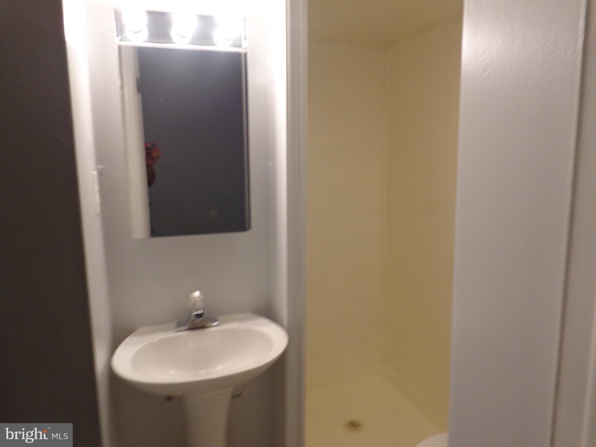 GREENFIELD FARM - Residential Lease