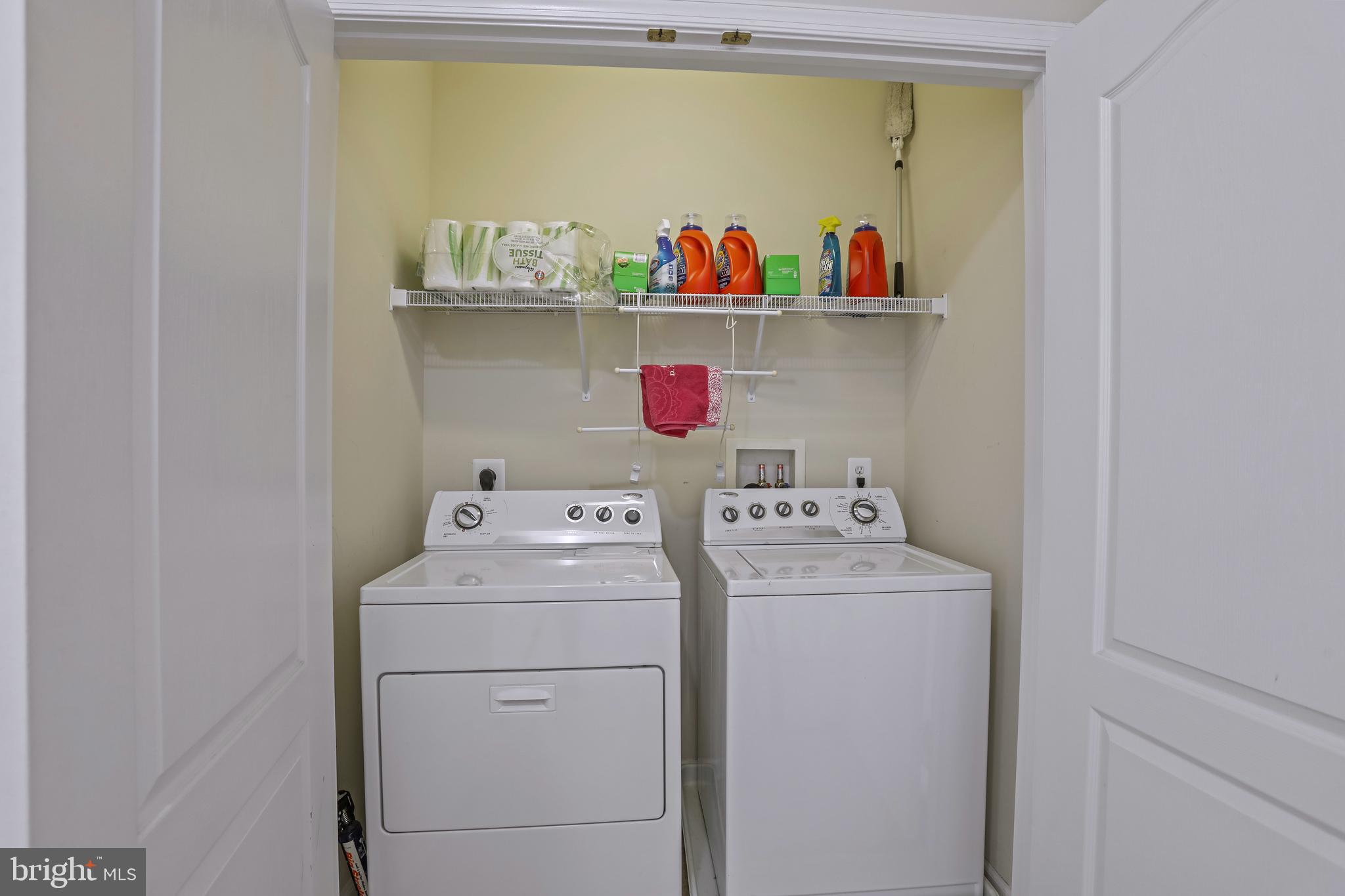 THE TOWNES AT VILLAGE PLACE - Residential