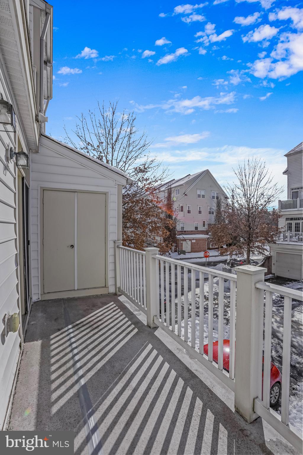 THE TOWNES AT VILLAGE PLACE - Residential