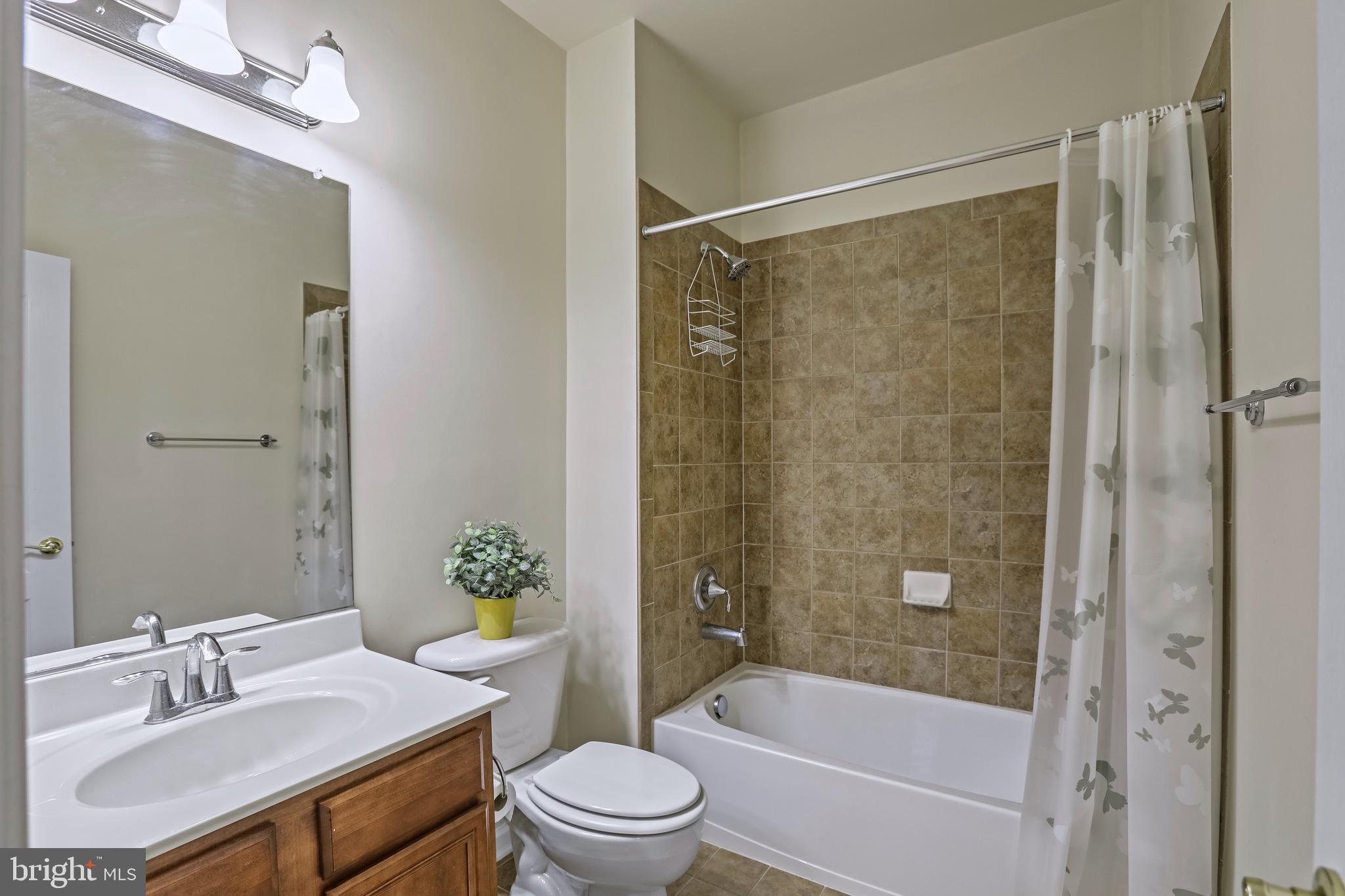 THE TOWNES AT VILLAGE PLACE - Residential