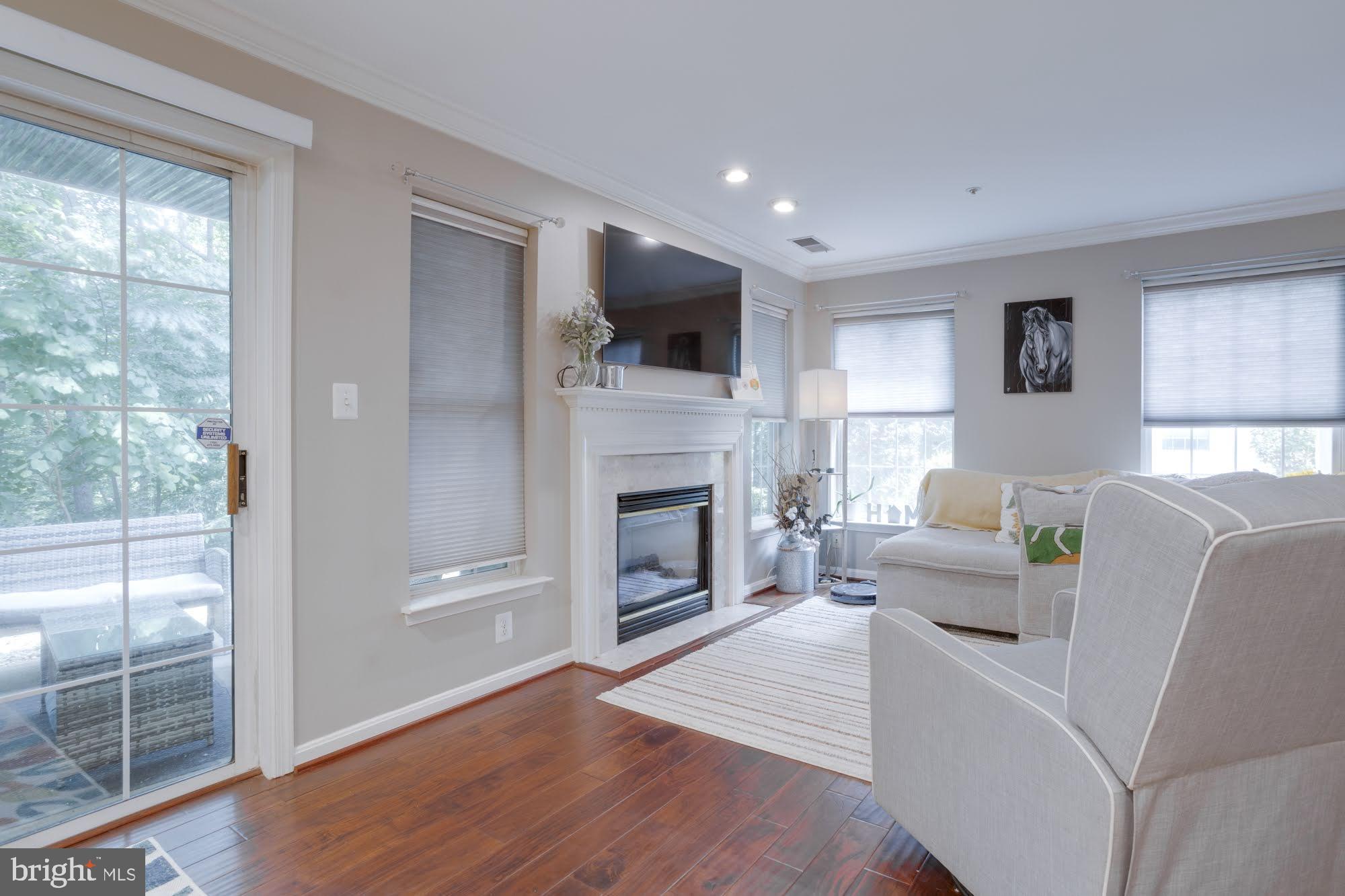 CONDO AT ISLAND CREEK - Residential