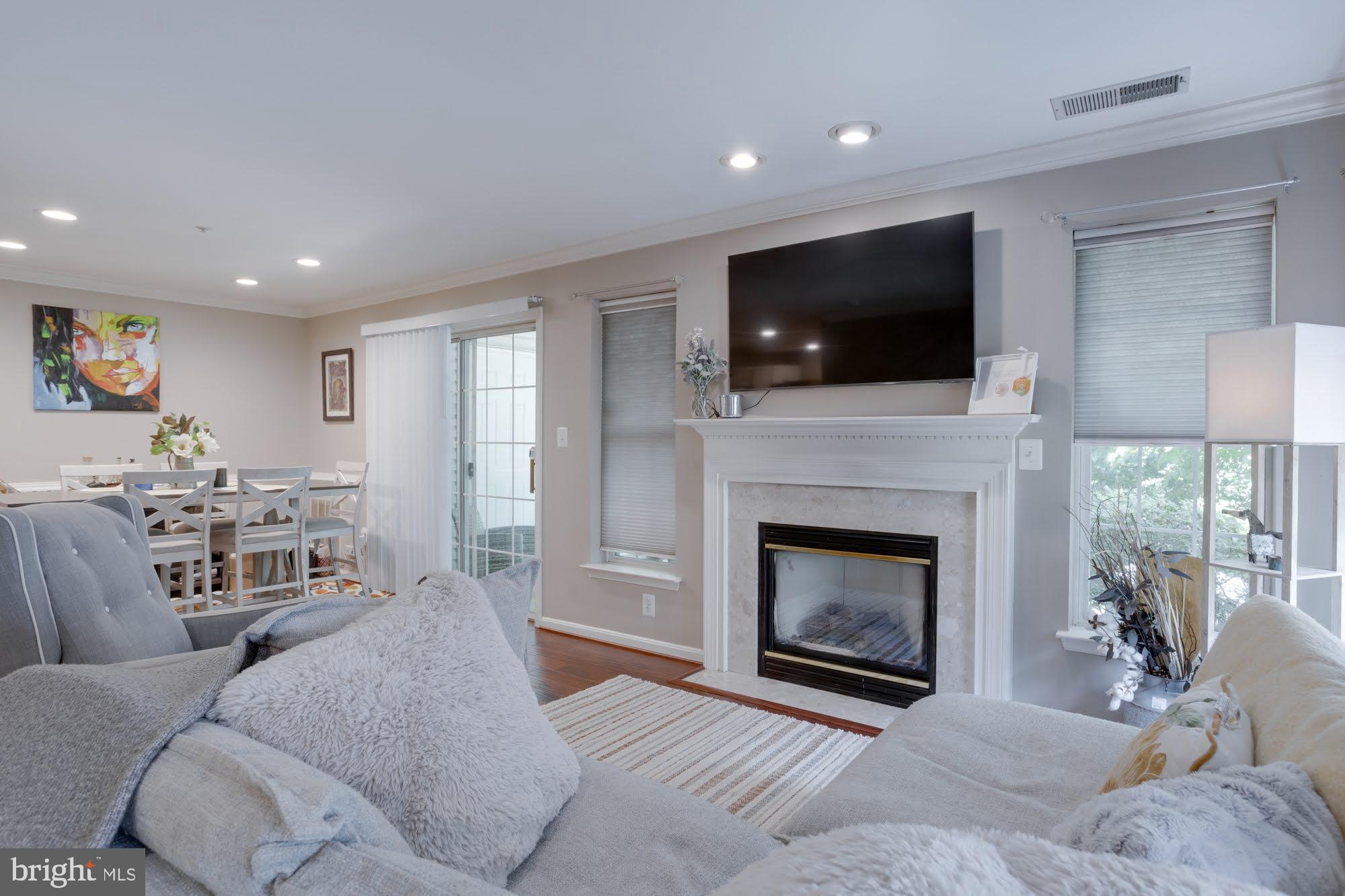 CONDO AT ISLAND CREEK - Residential