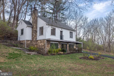 2703 Montchanin Road, Wilmington, DE MLS: DENC2076946