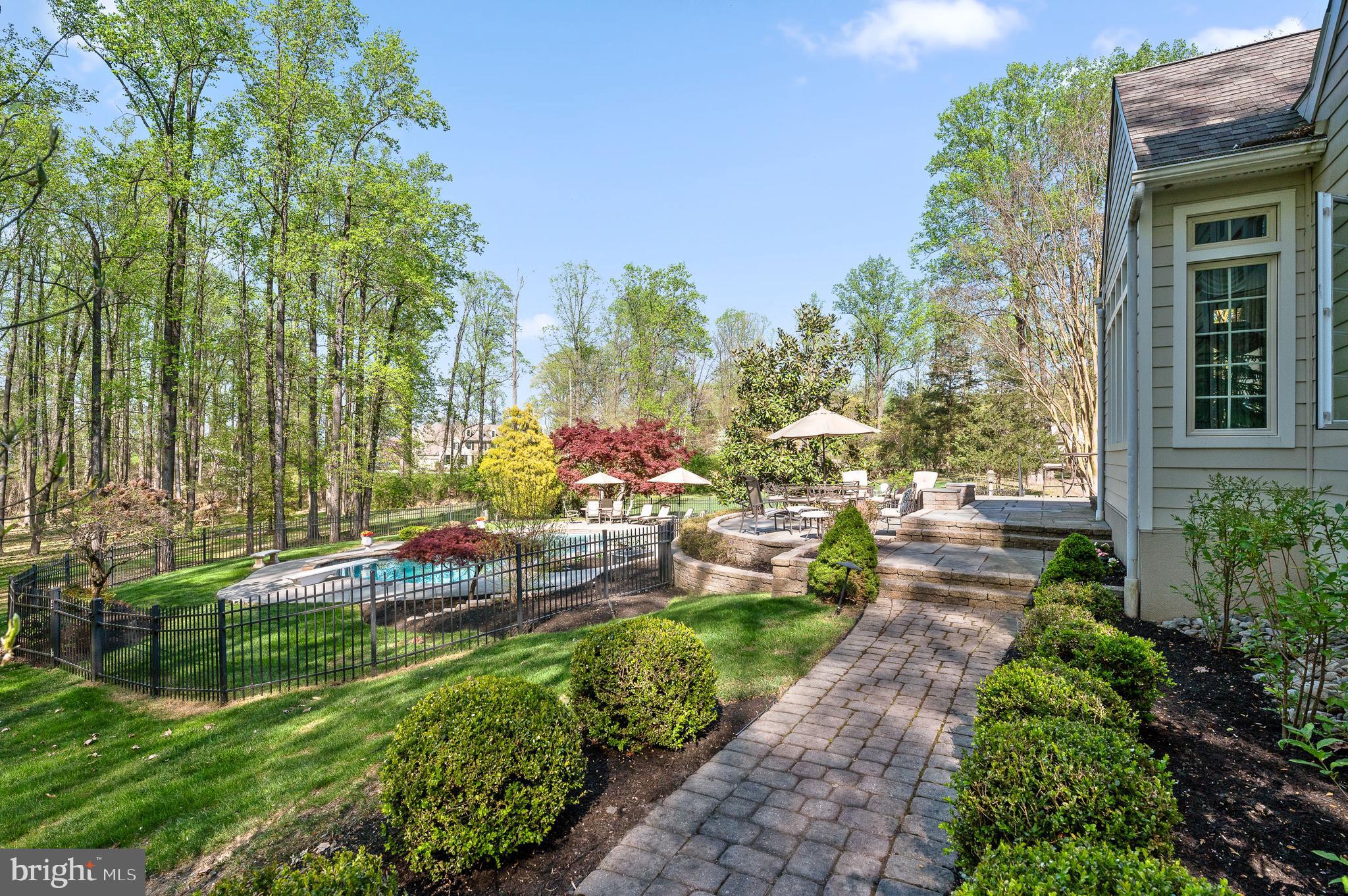 BRIARWOOD - Residential