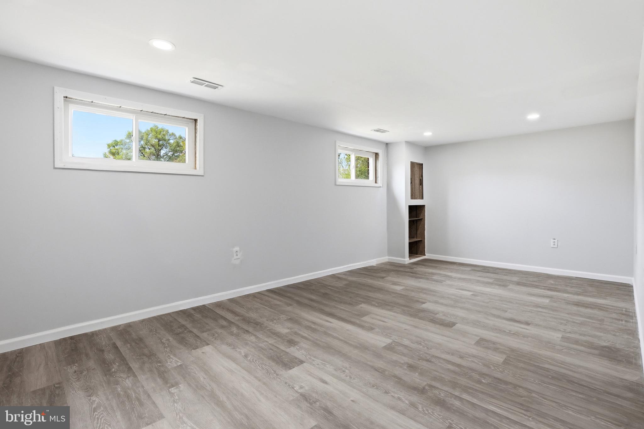 ROLLING ACRES - Residential