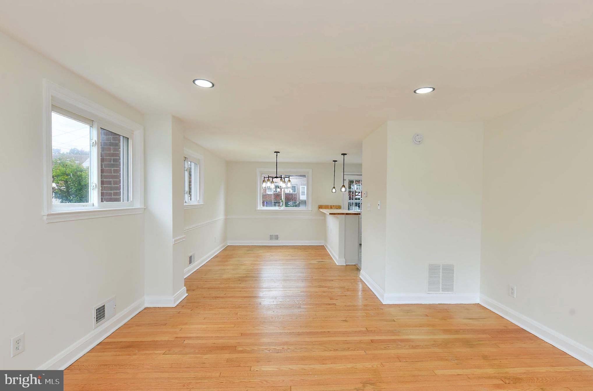 1247 LINKSIDE DRIVE