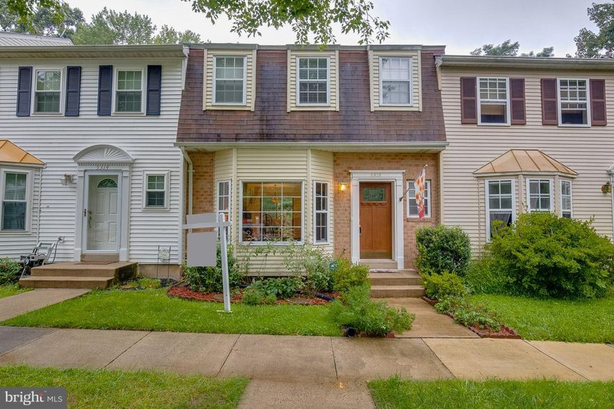 Now is a great time to buy! This 3 bedroom, 3.5  bathroom townhouse located w/n Robinson school pyramid. Close to VRE, commuter routes, shopping, pool, and lake. Home features main level hardwood floors, finished basement w/guest bedroom/office, full bathroom and walk-out, nice-sized deck, fenced backyard, new sliding glass door in basement, and new vanities in the full bathrooms.