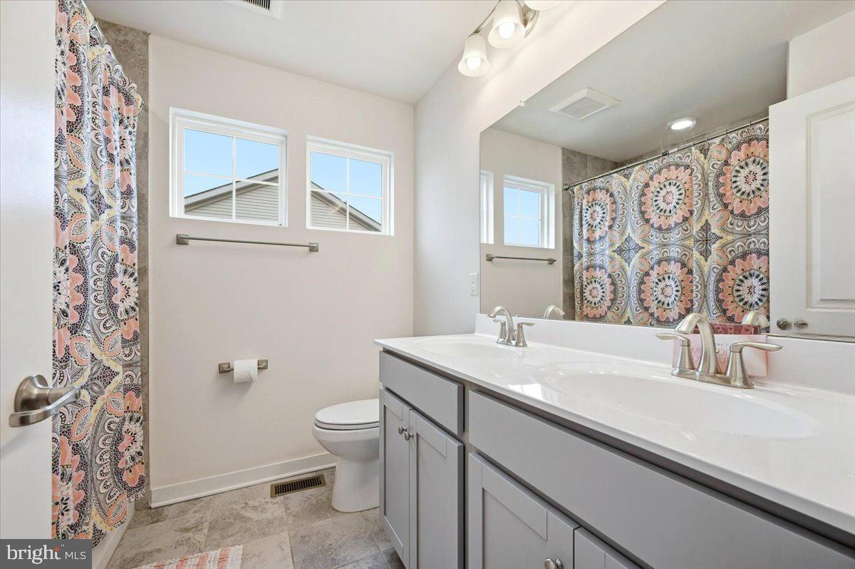 TOWNES AT SHANNON HILL - Residential