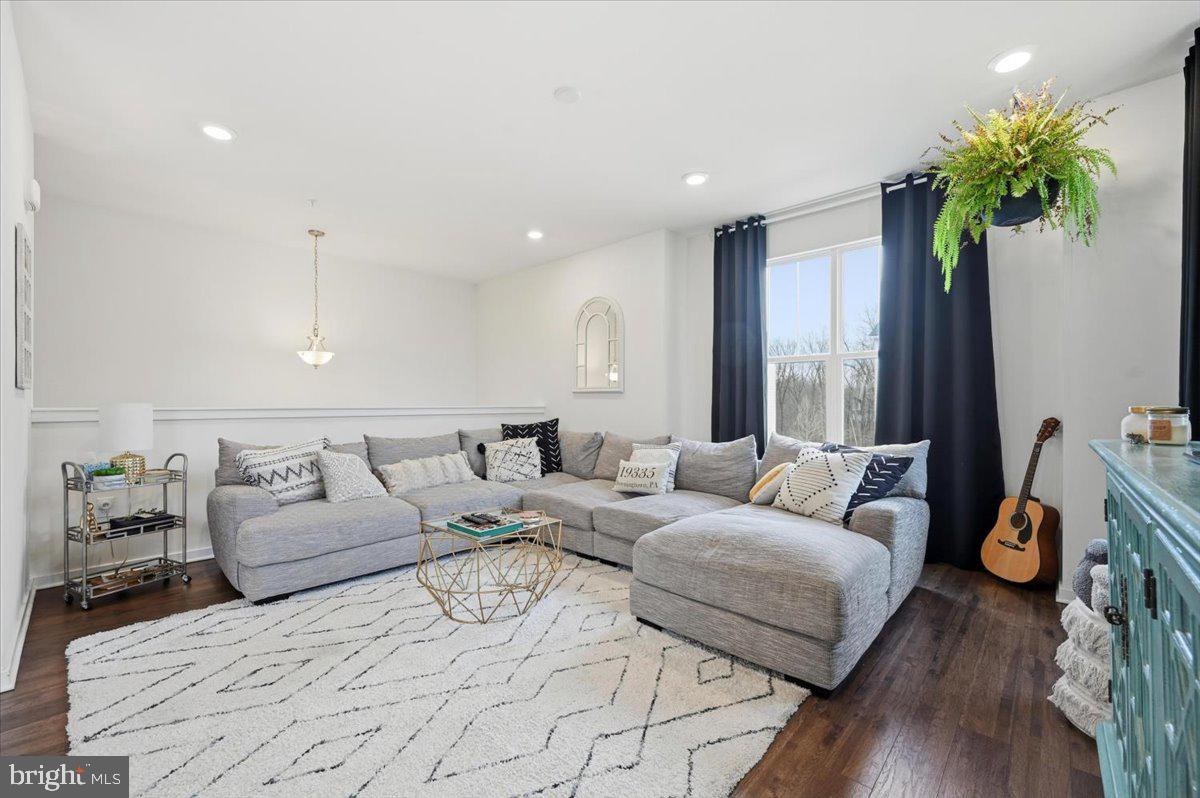 TOWNES AT SHANNON HILL - Residential