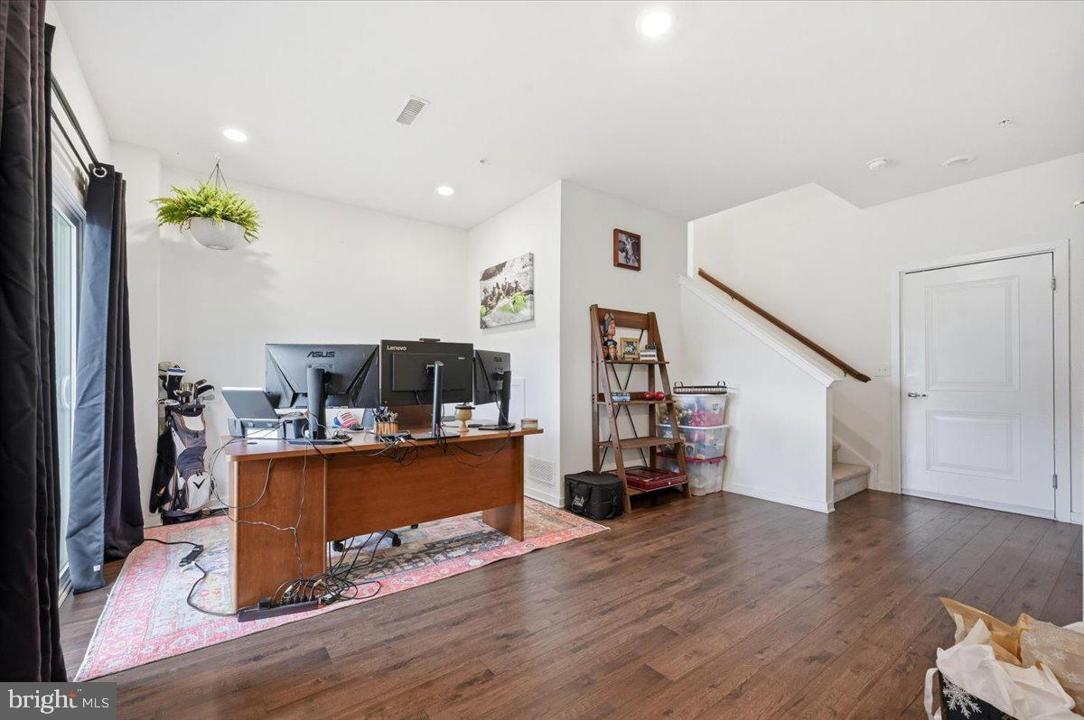 TOWNES AT SHANNON HILL - Residential