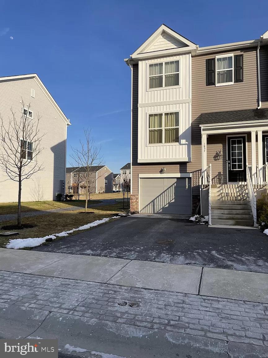 TOWNES AT SHANNON HILL - Residential