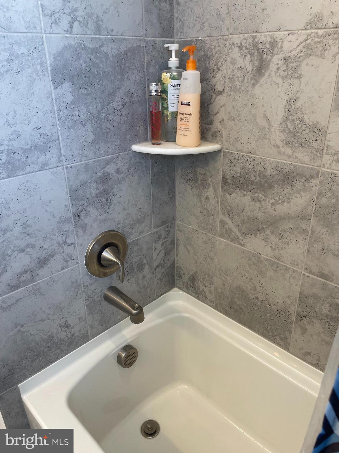 TOWNES AT SHANNON HILL - Residential