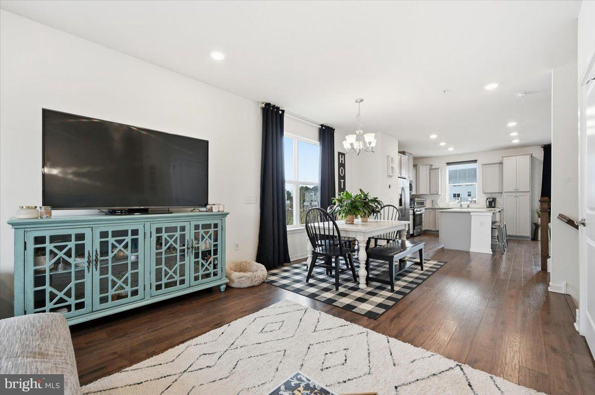 TOWNES AT SHANNON HILL - Residential