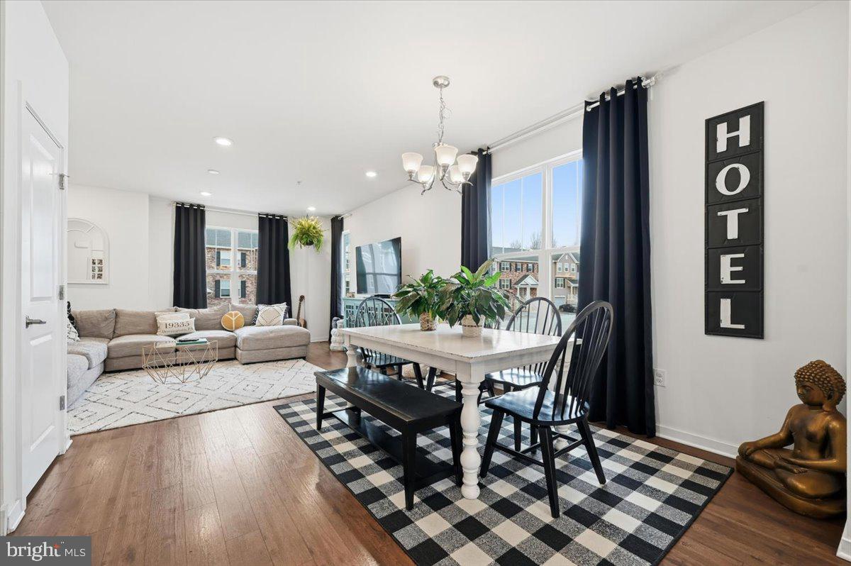 TOWNES AT SHANNON HILL - Residential