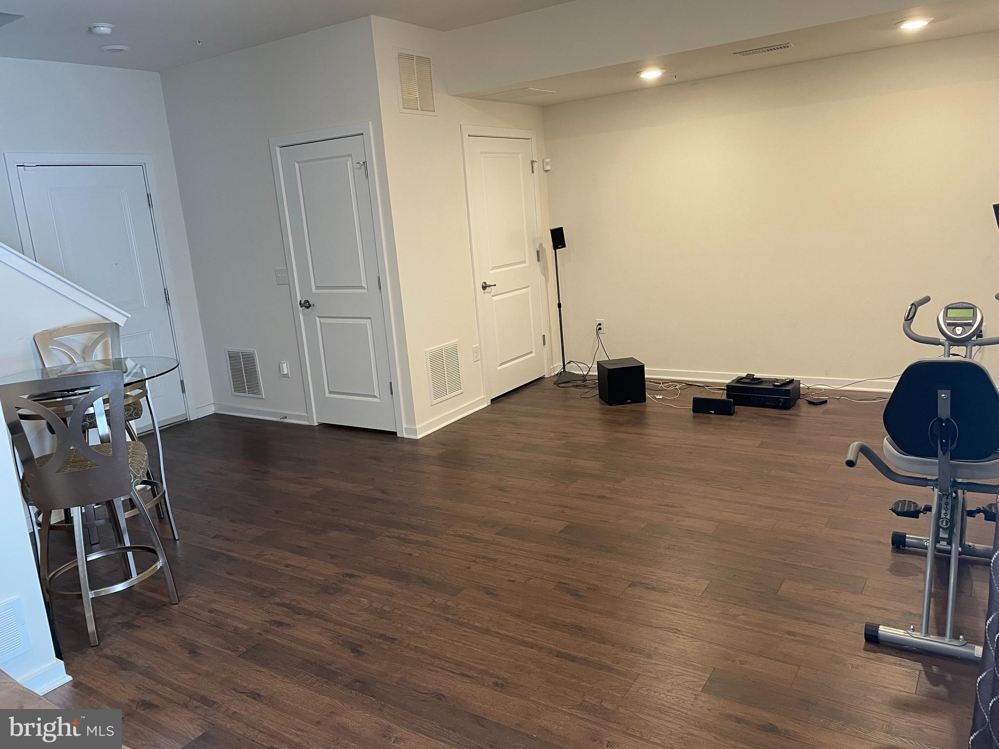 TOWNES AT SHANNON HILL - Residential