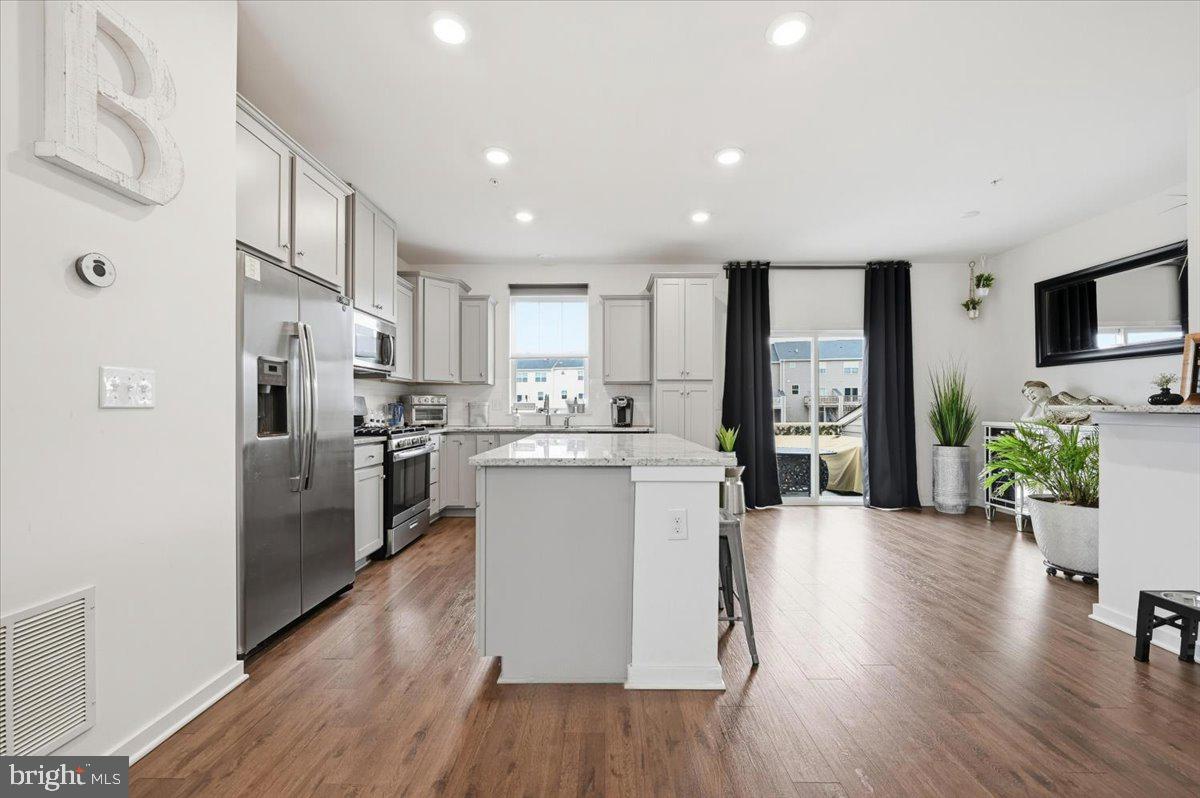 TOWNES AT SHANNON HILL - Residential