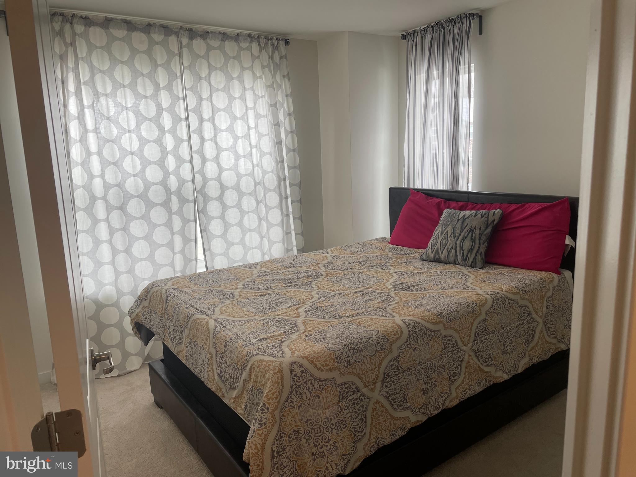 TOWNES AT SHANNON HILL - Residential