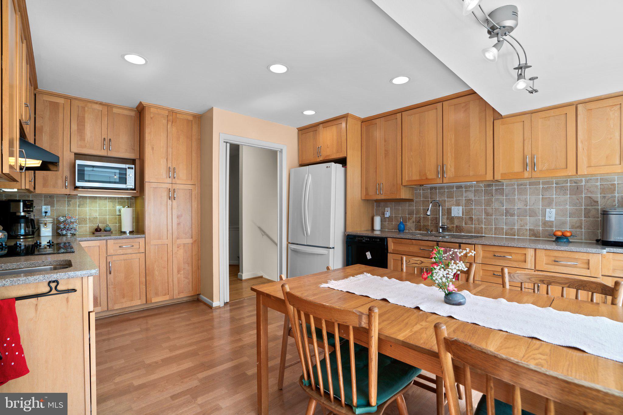 OAKWOOD KNOLLS - Residential