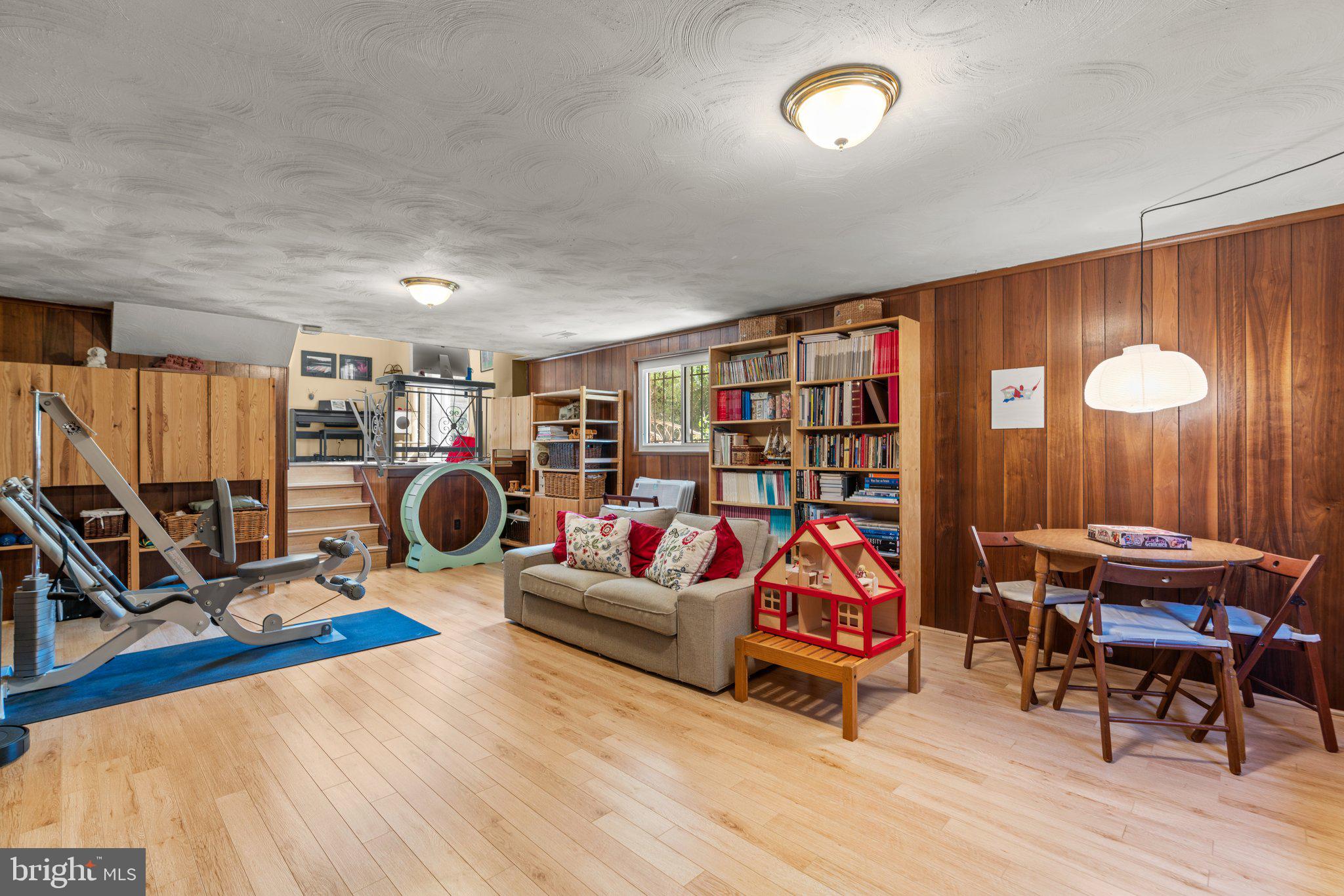 OAKWOOD KNOLLS - Residential